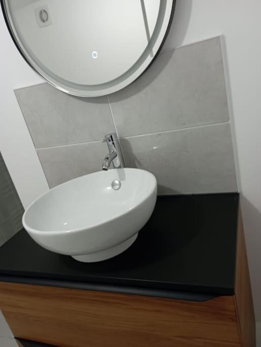 Cosy Bellamy Apartment Angoulême Екстериор снимка